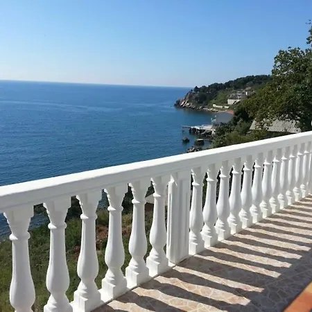 Sea View Natalie