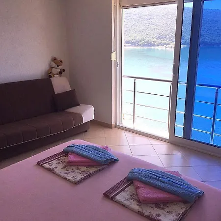Sea View Natalie